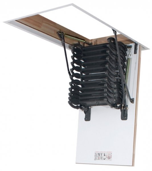 Как выбрать металлическую чердачную лестницу для очень высоких помещений