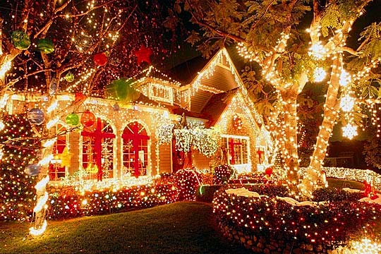 Как украшают дома в разных странах на Рождественские праздники. Фото