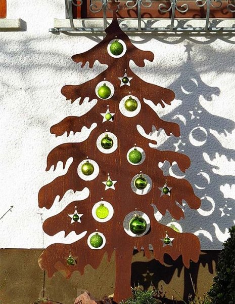 Лучшие настенные новогодние елки мира. Фото