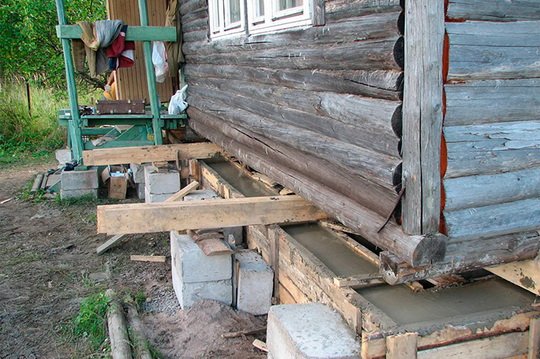Как обложить деревянный дом кирпичом