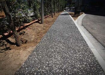 Как сделать садовую дорожку из дренажного бетона своими руками. Фото и видео