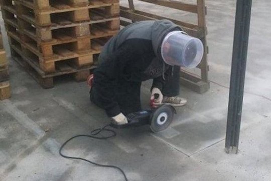Курьезы: самые прикольные нарушения техники безопасности на стройплощадке. Фото