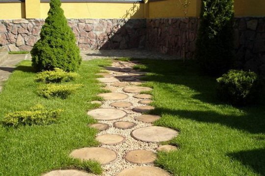 Самые красивые шаговые дорожки на садовом участке. Фото