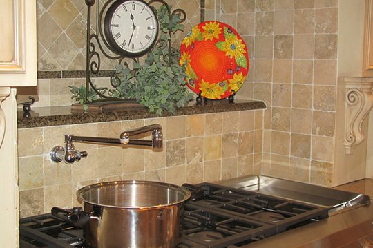 Что такое наливной кран над плитой для кухни. Видео